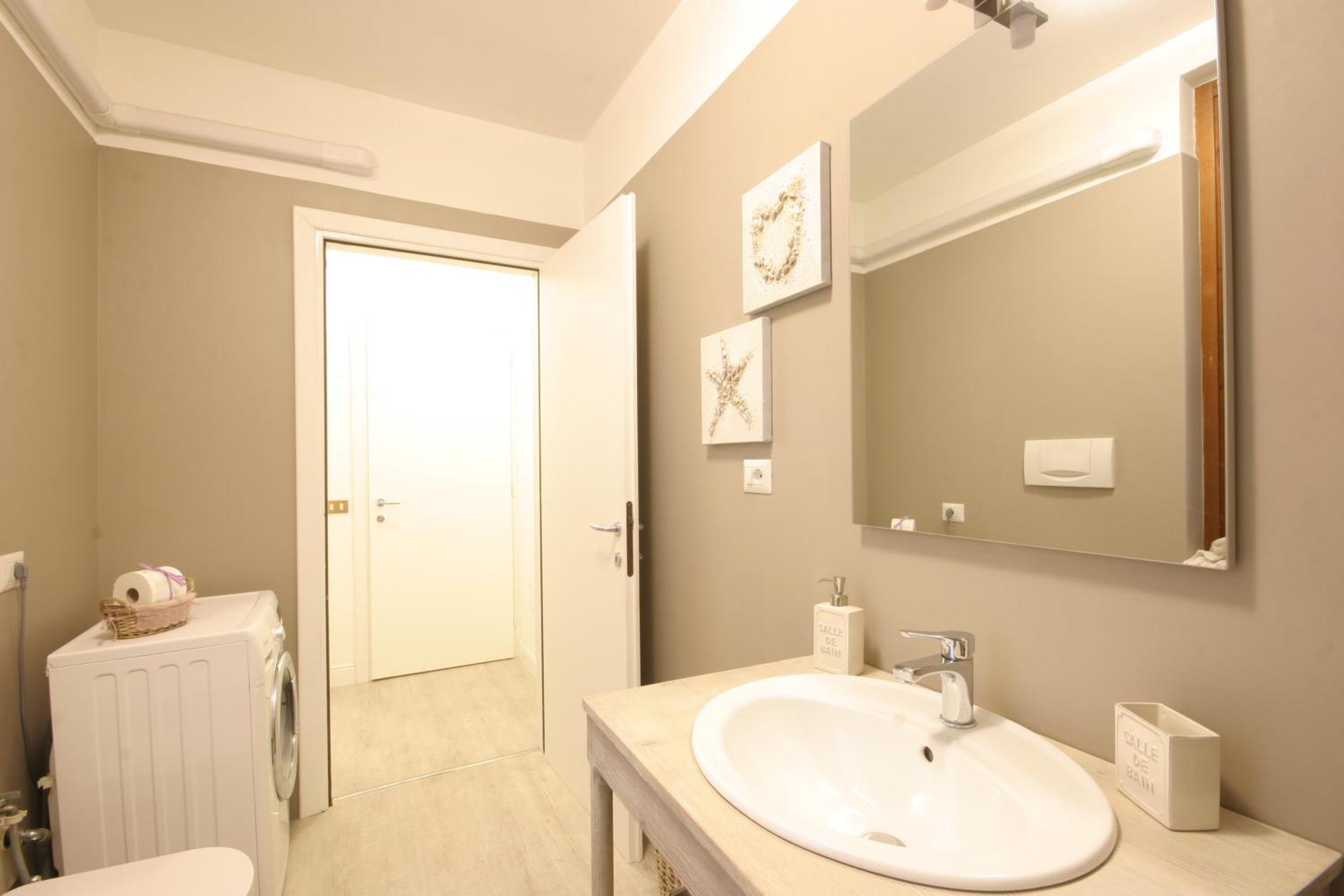 Appartement Violetta Maison, Elegante E Romantica A Salo' Extérieur photo
