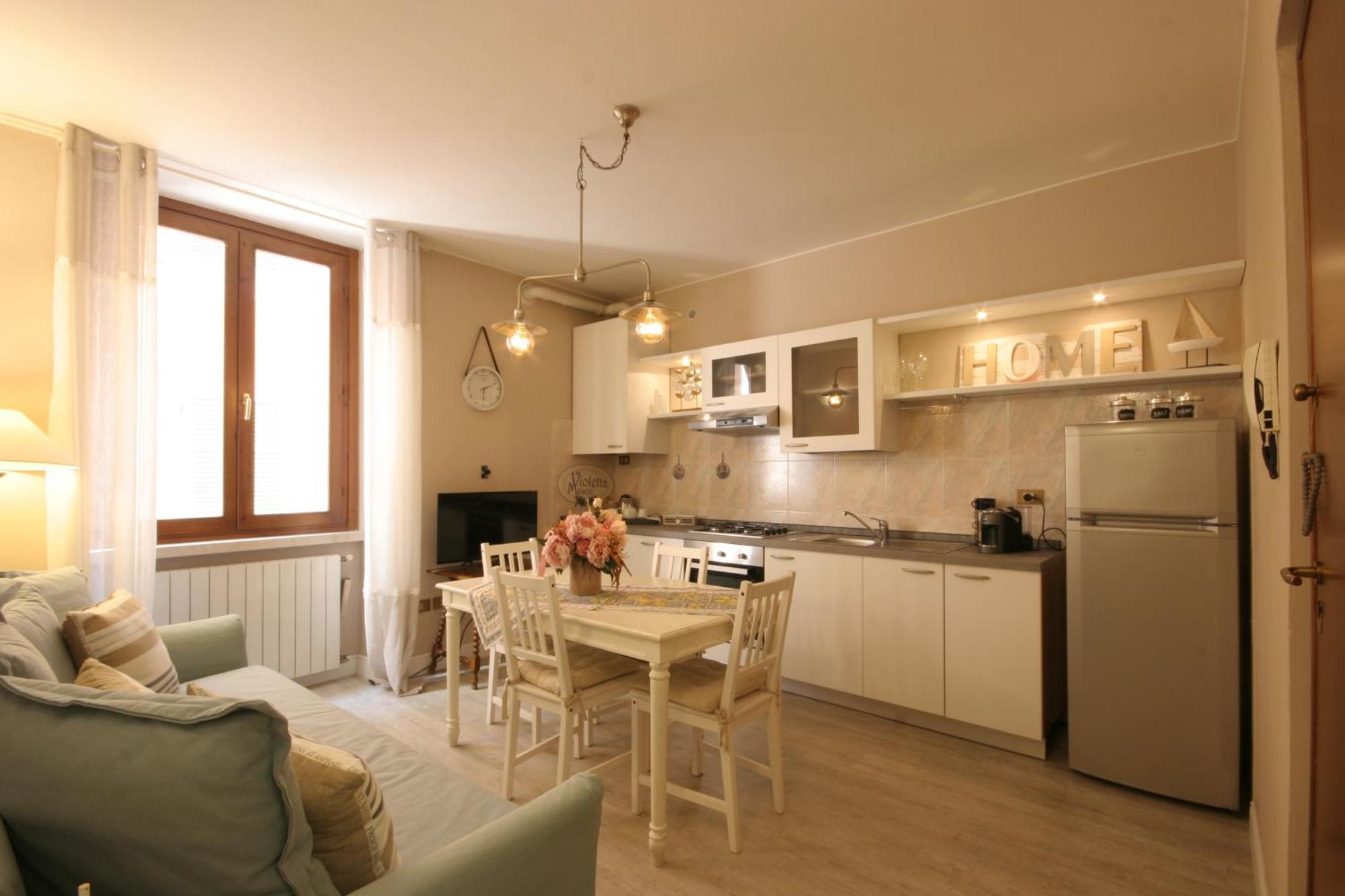 Appartement Violetta Maison, Elegante E Romantica A Salo' Extérieur photo