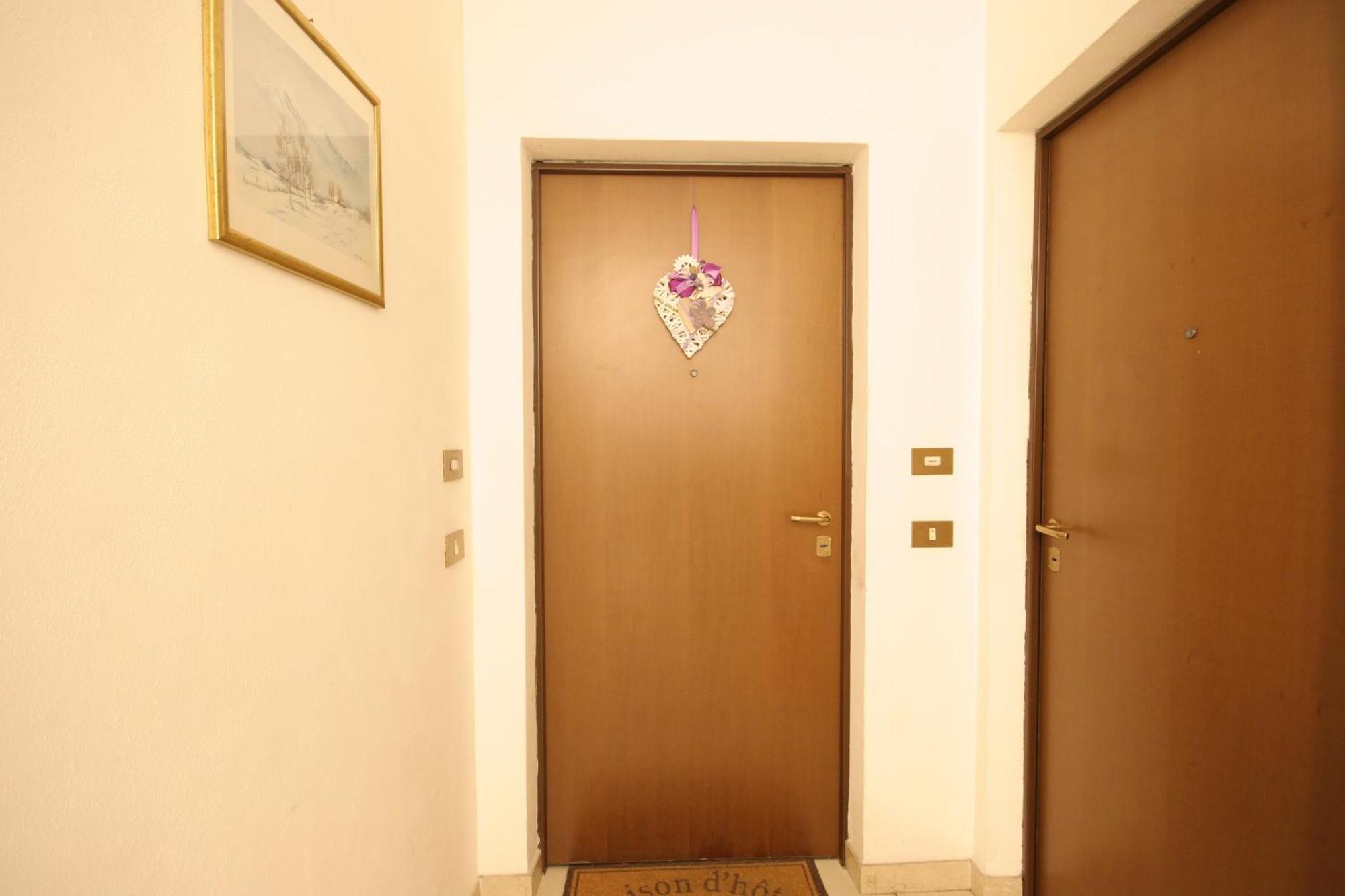 Appartement Violetta Maison, Elegante E Romantica A Salo' Extérieur photo